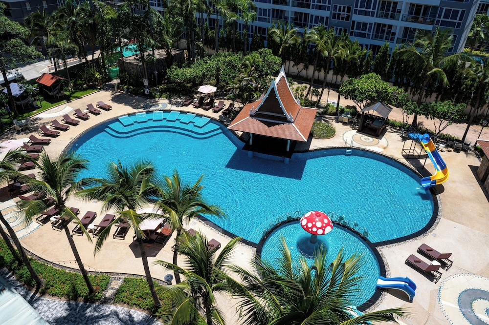 Heeton Concept Hotel Pattaya by Compass Hospitality 47/49