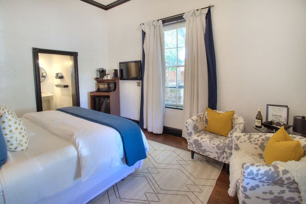 Inn Above Town Creek 7/50