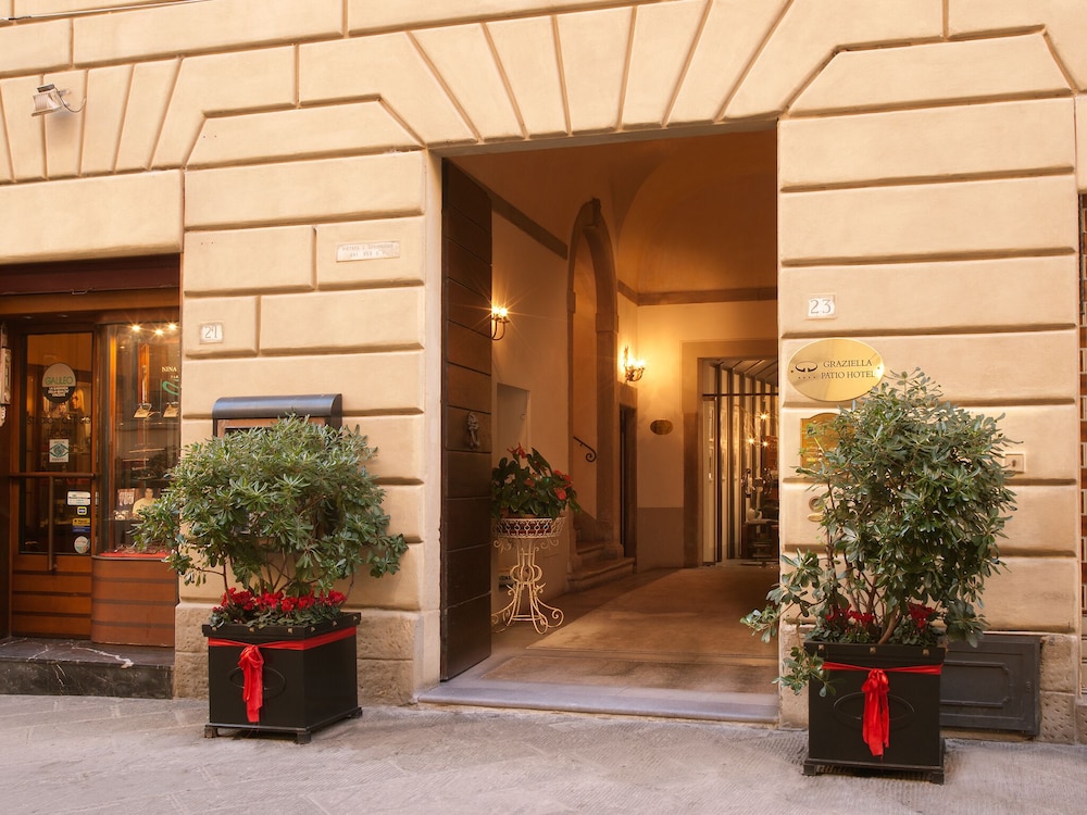 Graziella Patio Hotel 6/63