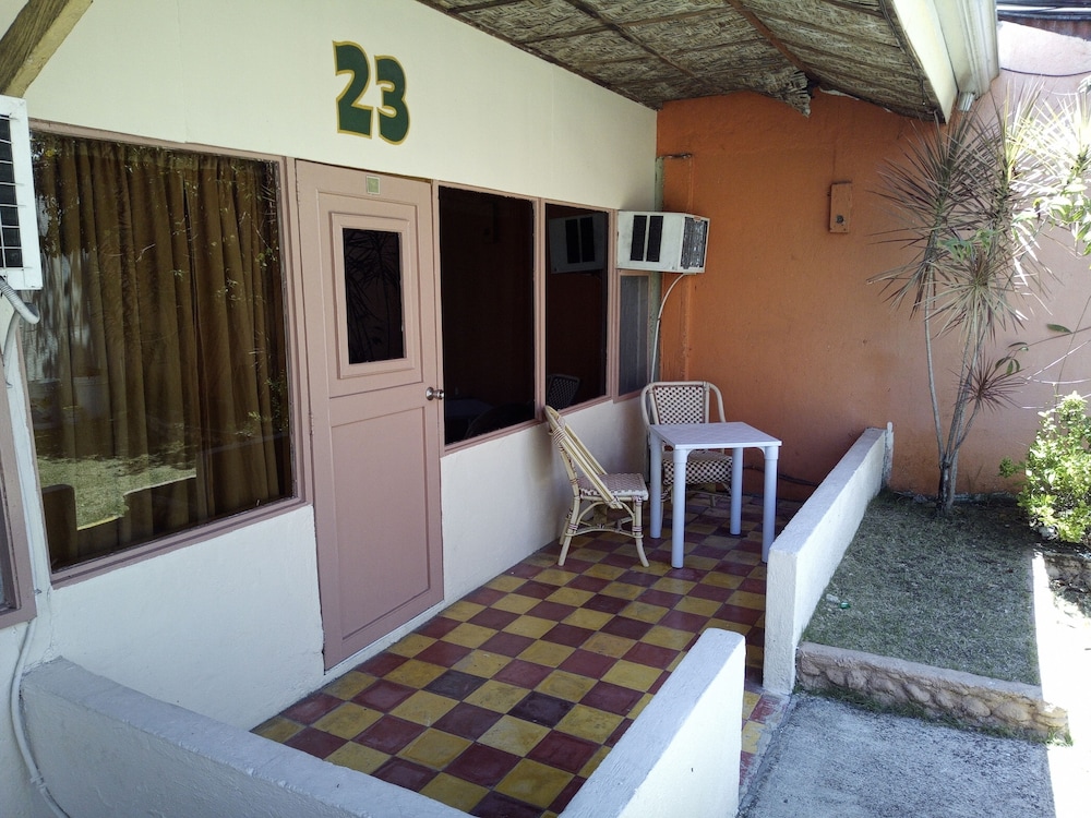 Ocean Bay Beach Resort 2/50