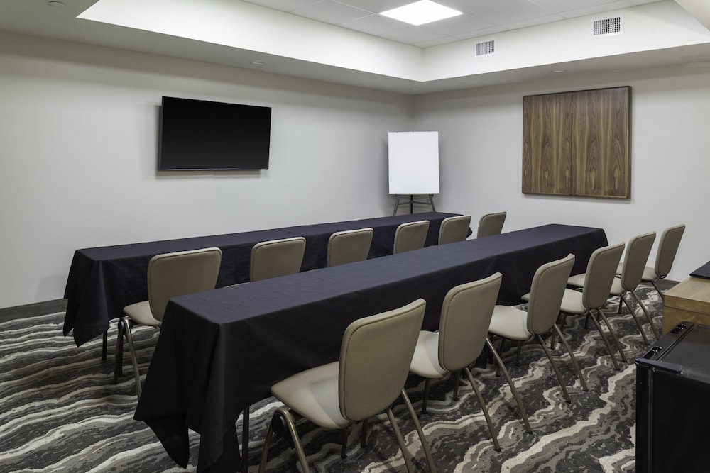 Staybridge Suites Phoenix East Gilbert 52/67