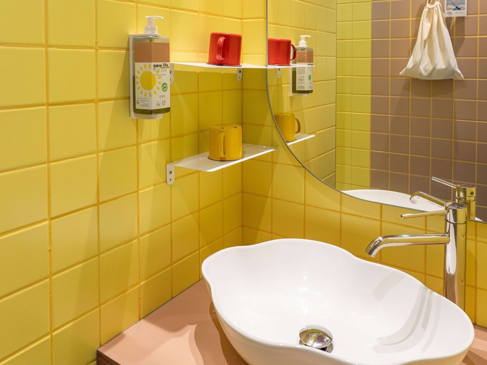 Ibis Styles Pont du Gard Route d'Avignon 48/49
