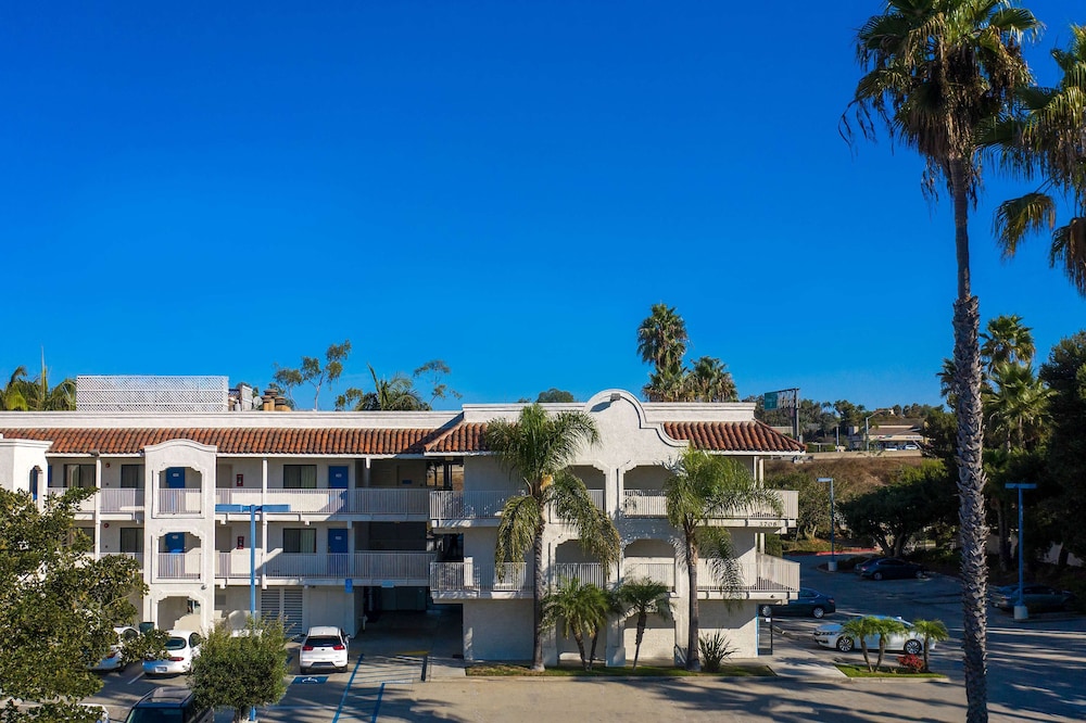 Motel6 Oceanside, CA 6/62