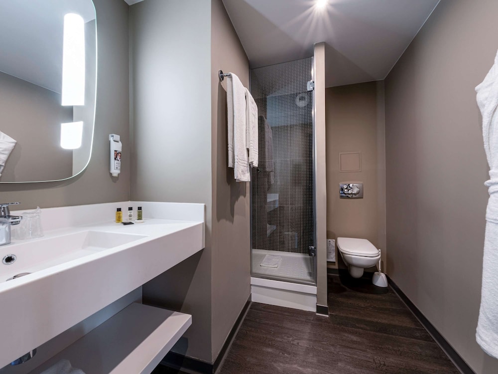 Ibis Nanterre La Defense 76/78