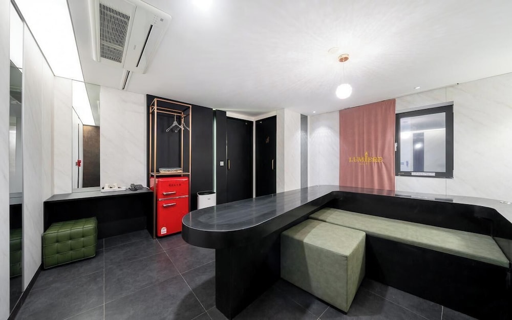 Adlige Hotel 36/54