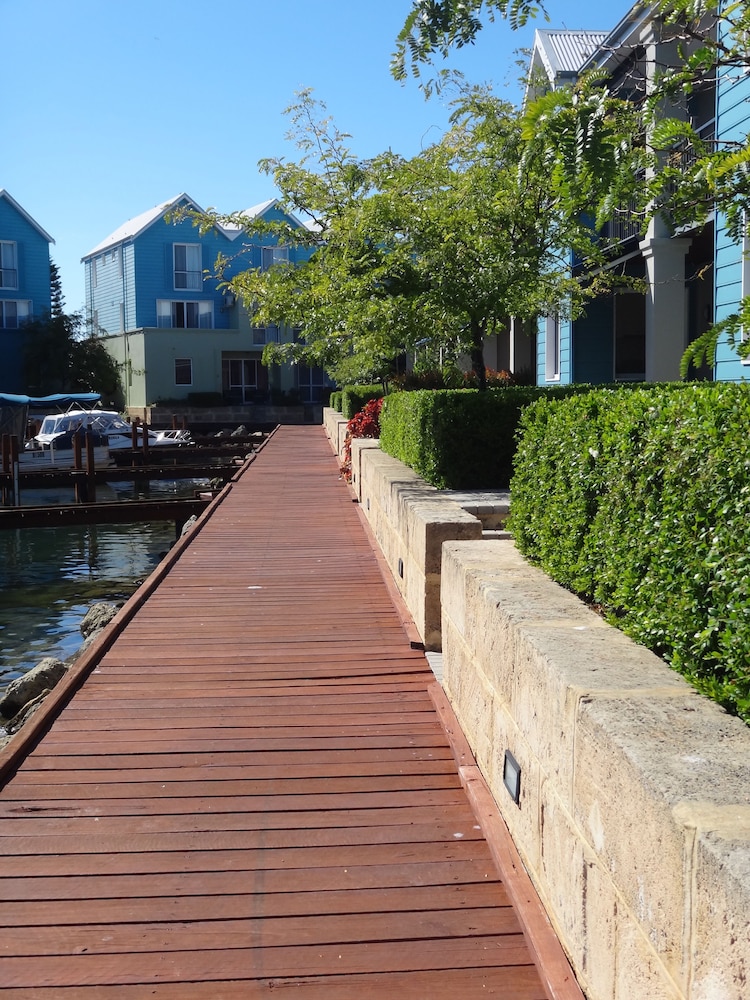 C Mandurah Resort and Serviced Apartments 43/47
