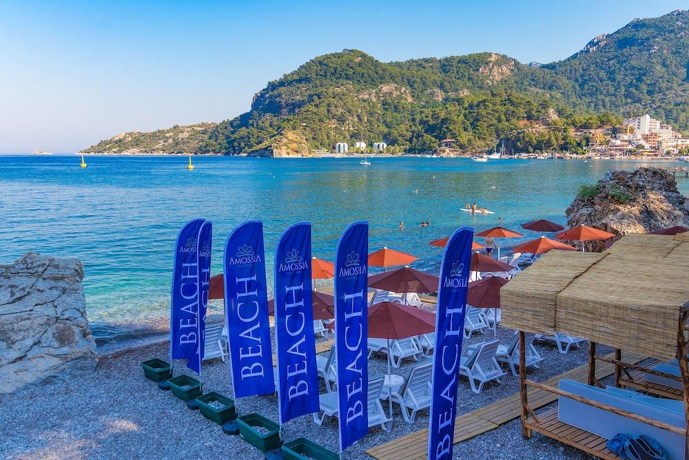 Amossoia Elite Boutique Hotel 32/33
