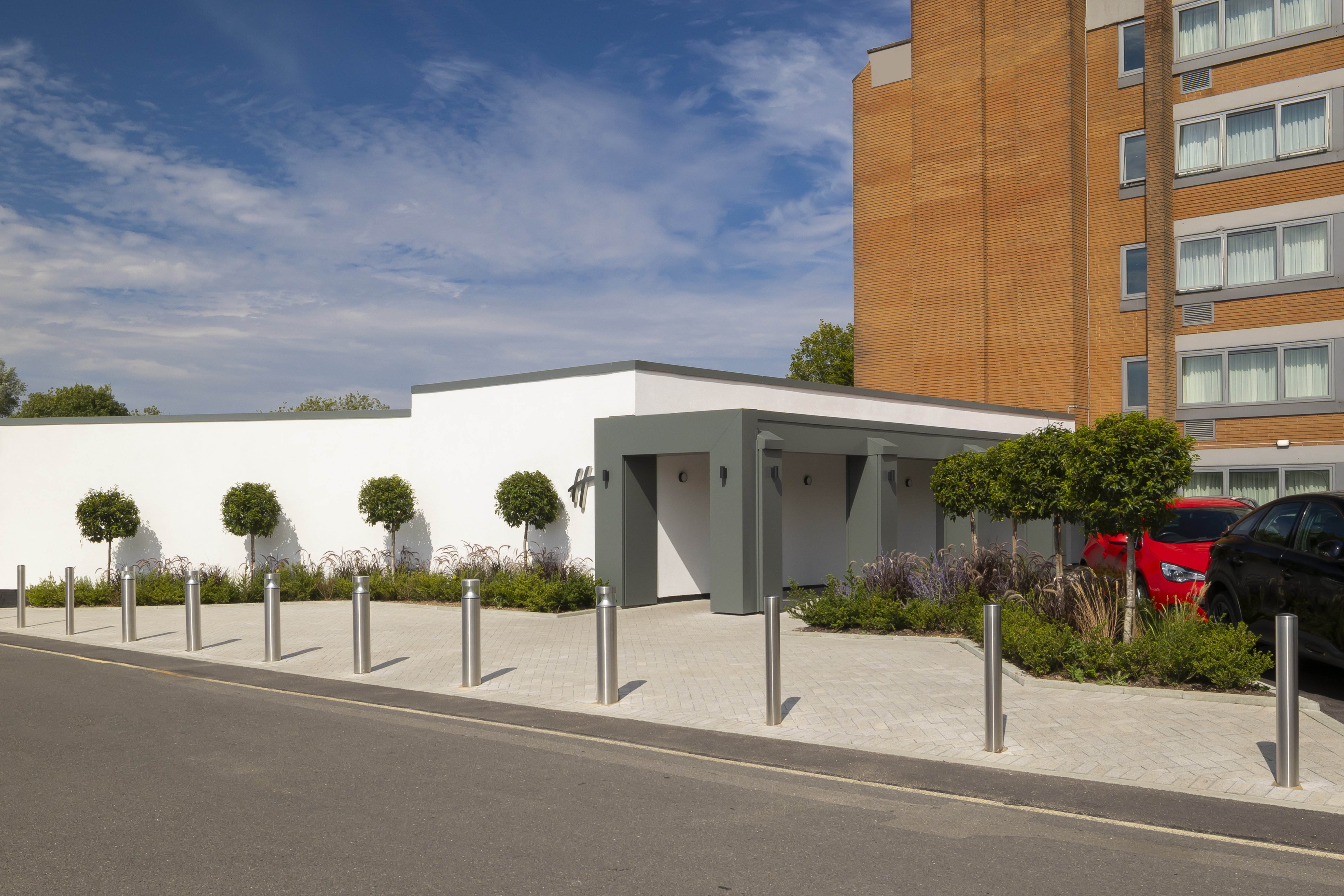 Holiday Inn Gatwick Airport 71/75