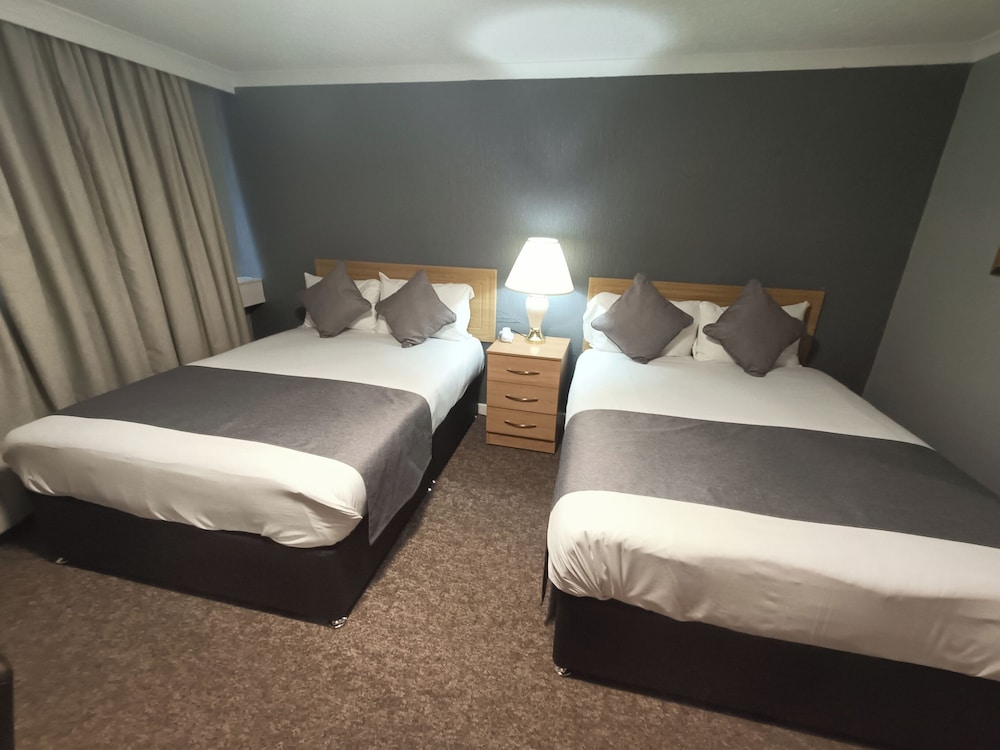 Family, Multiple Beds