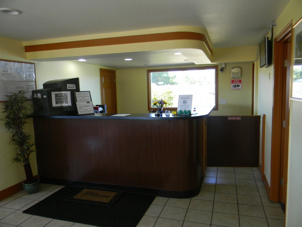 Lakeview Inn Centralia 7/28