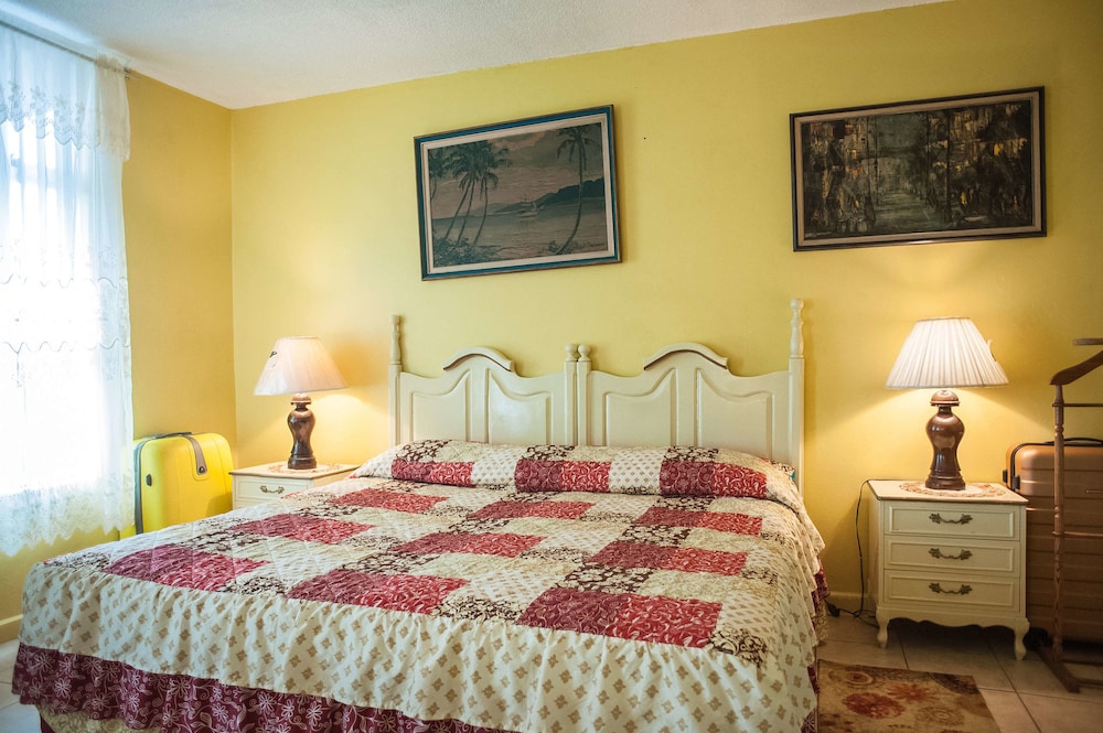 ECONOMY, SUITE