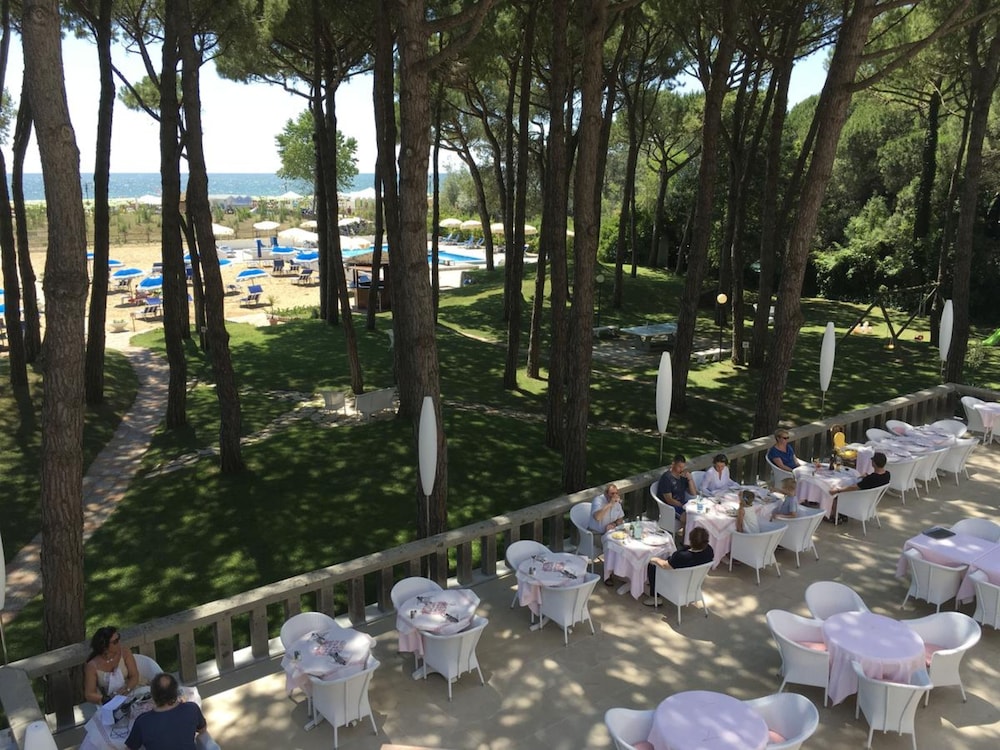 HOTEL BEAU RIVAGE PINETA 5/54
