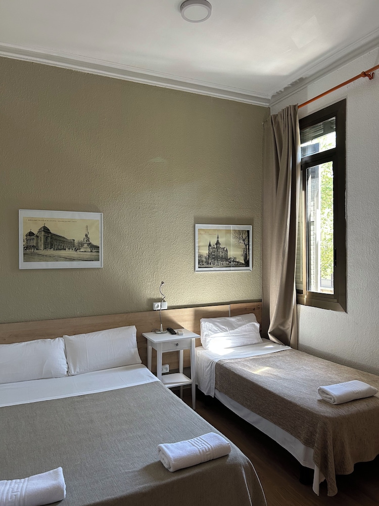 Hostal Delfos 17/49