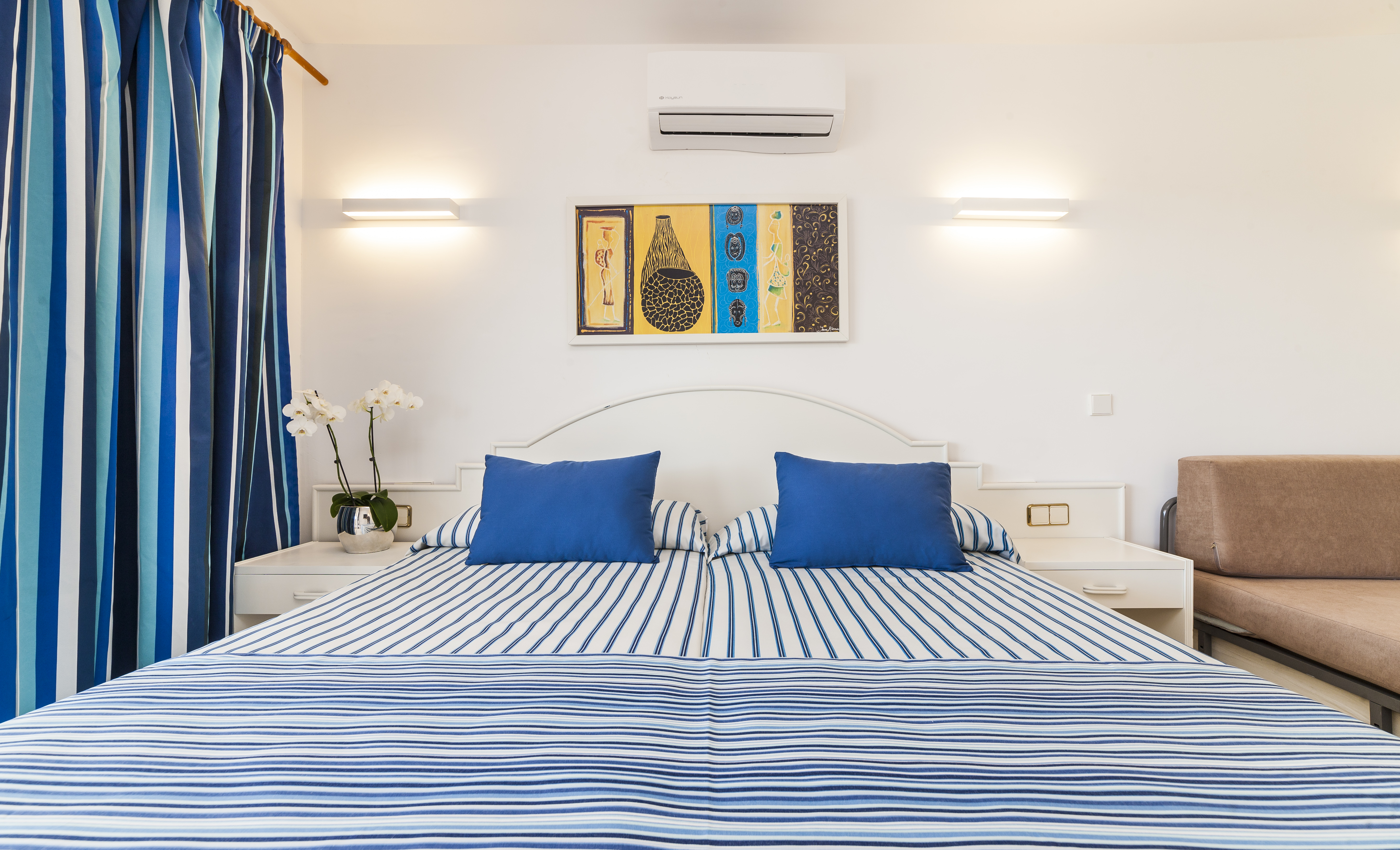 Standard, Double or Twin Bed