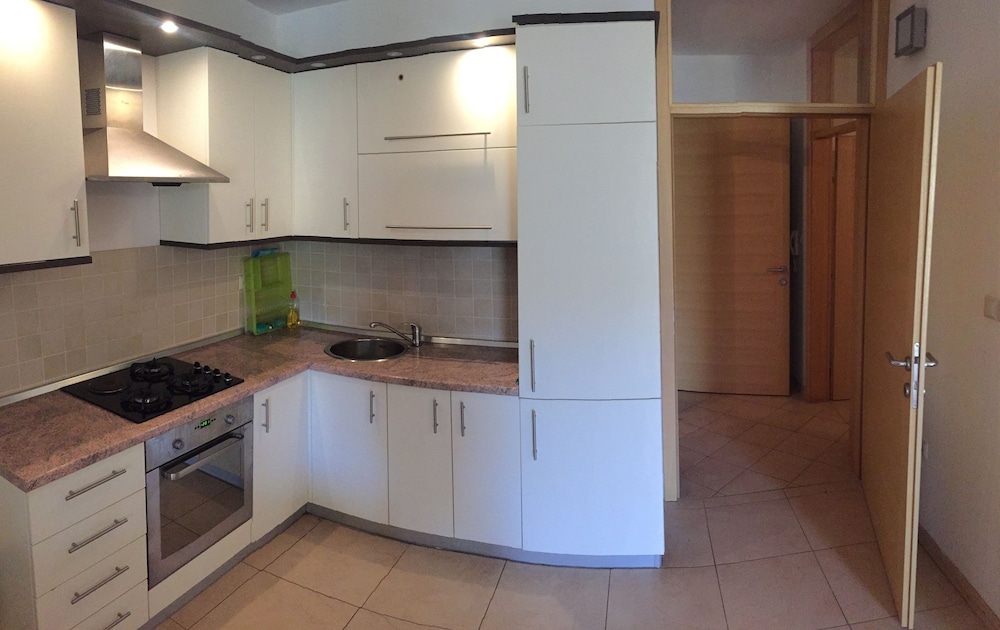 Maru Apartments 9/48