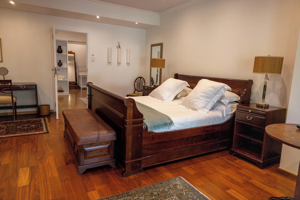 GARDEN, LUXURY, DOUBLE BED