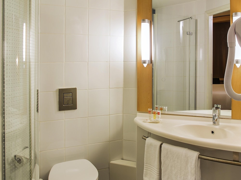 Ibis Lagos Ikeja 73/74