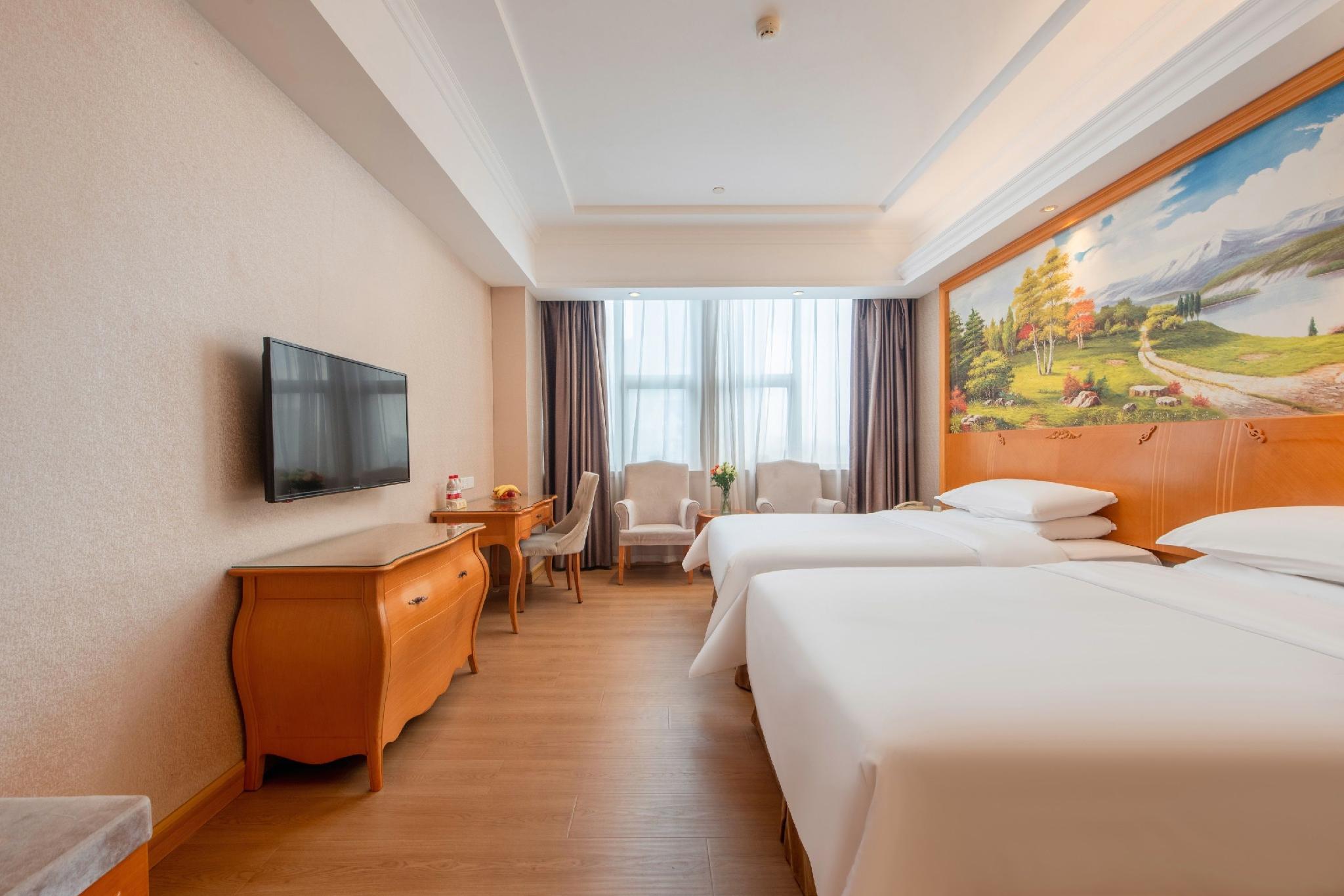 ROOM, TWIN BEDS, CITY VIEW