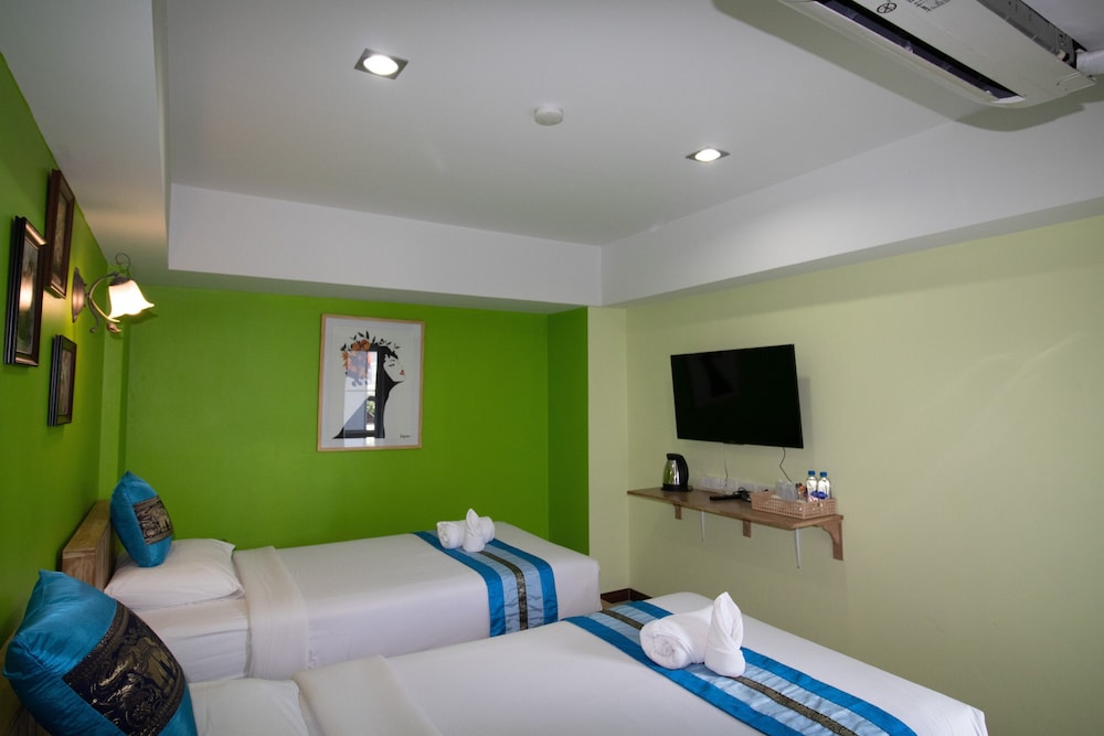 Chinda Boutique Hotel 36/56
