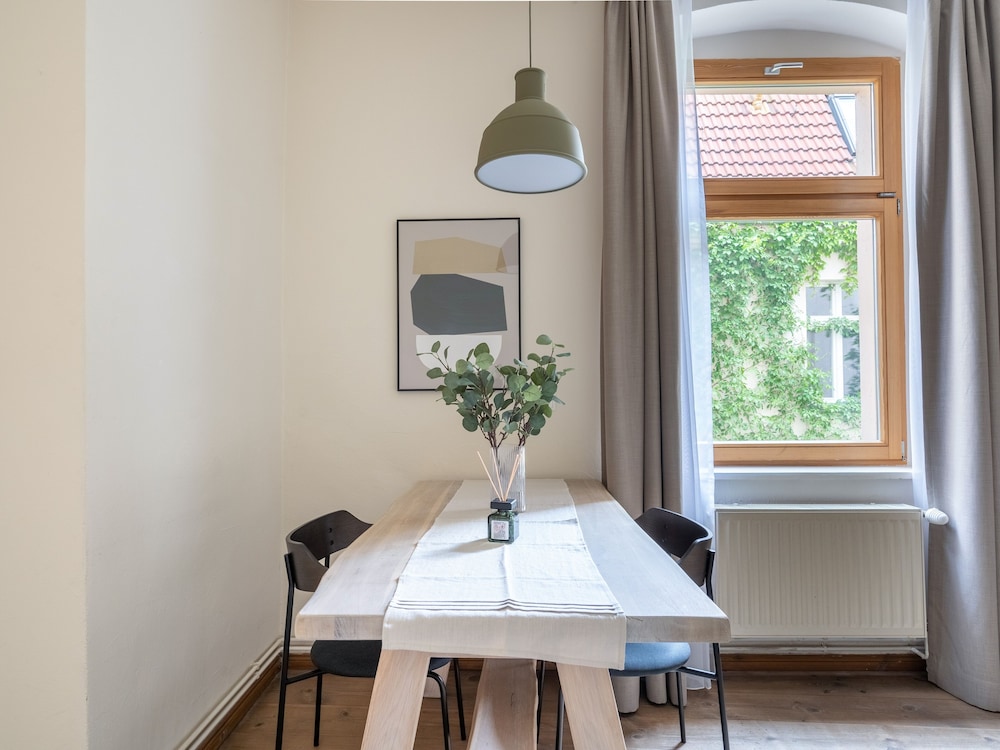Schoenhouse Apartments 22/50