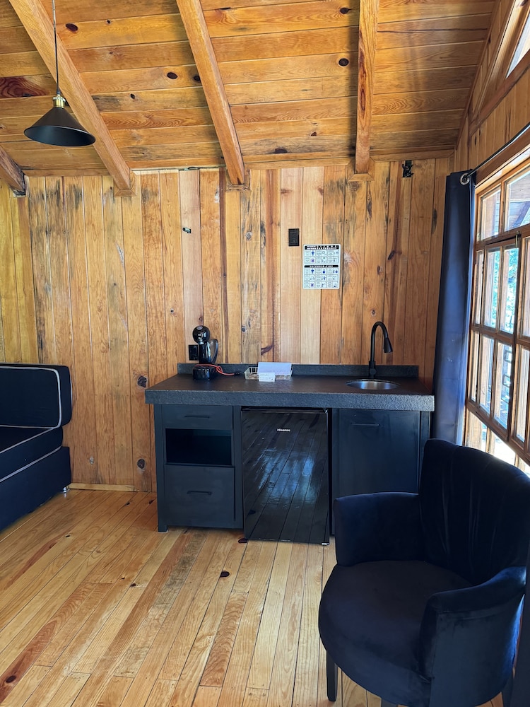 PINE TREE Hotel Boutique and Cabanas 4/56