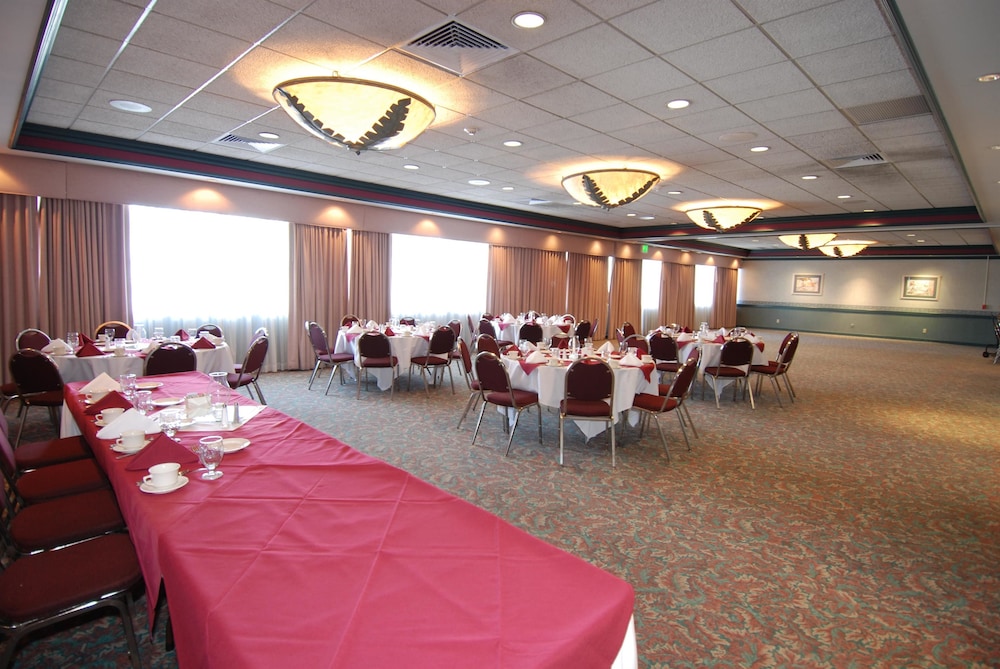 Oakland Airport Executive Hotel 32/65