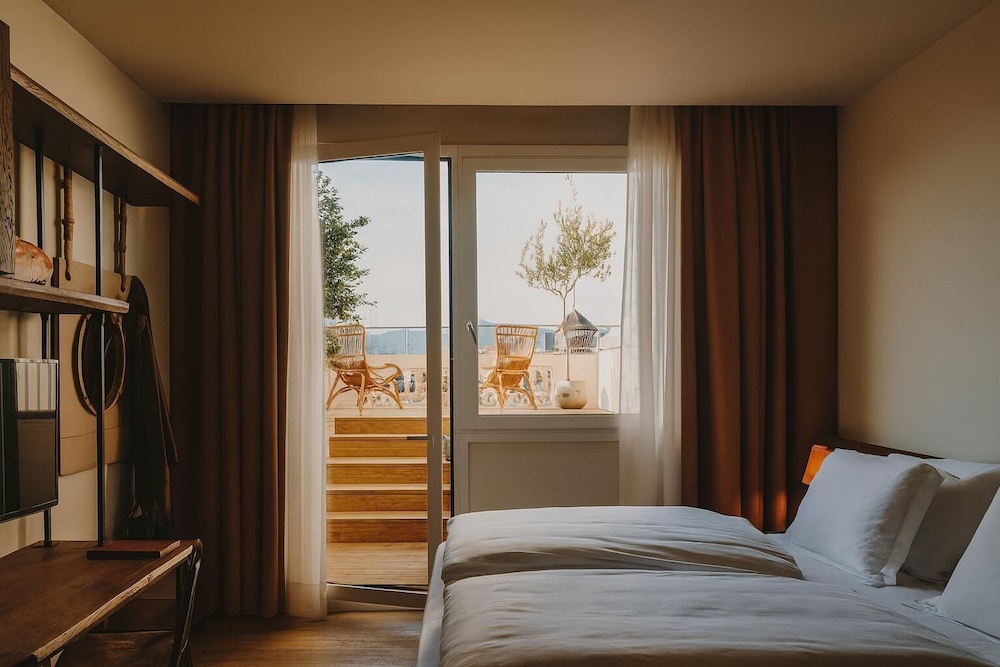 Sunset, Suite, King Bed, Terrace