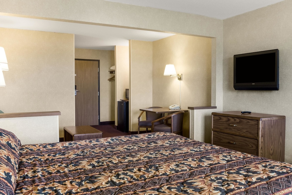 Rodeway Inn Wahpeton 16/43