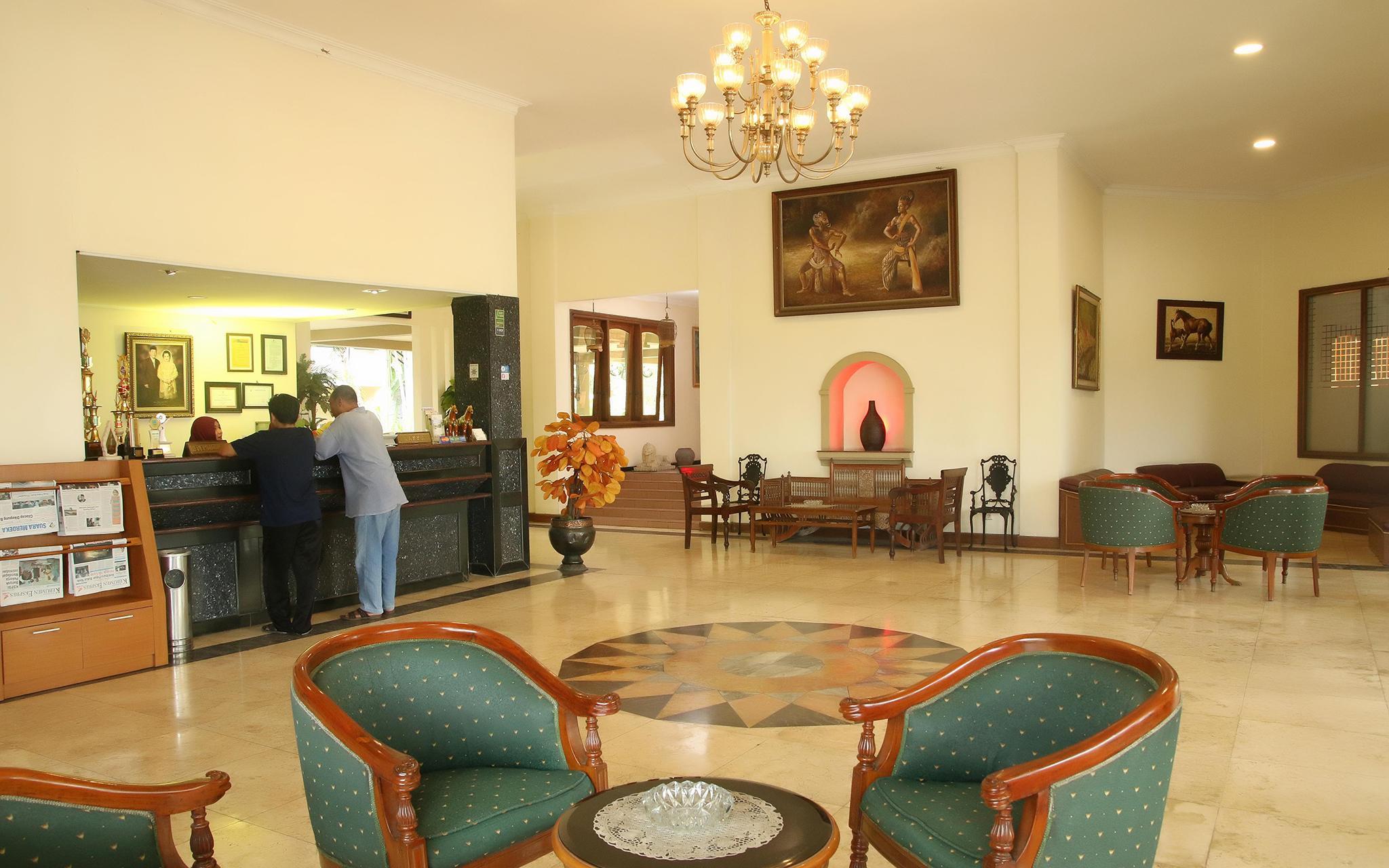 Candisari Hotel & Resto 15/28