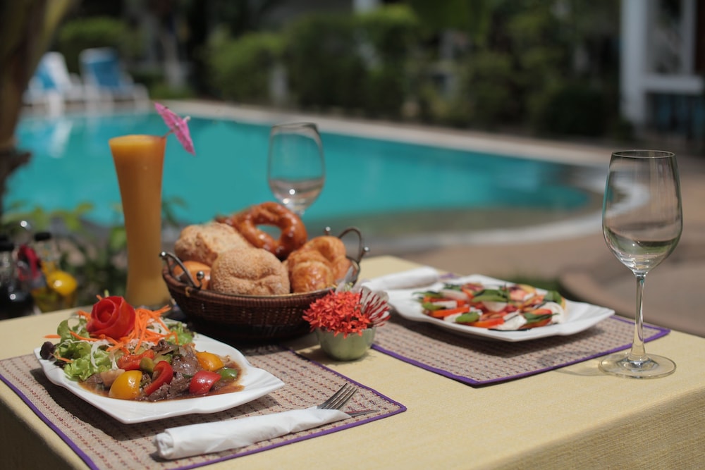 Ya Nui Resort 60/81