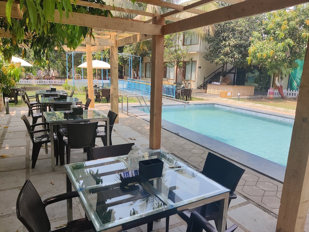 Pushp Vatika Resort & Lawns 44/60