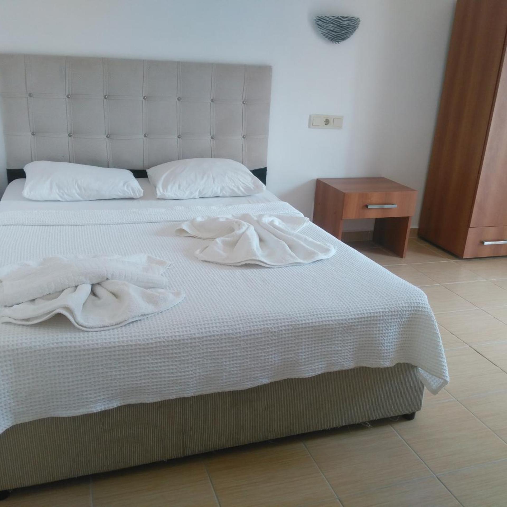 Ugur Hotel 2/35