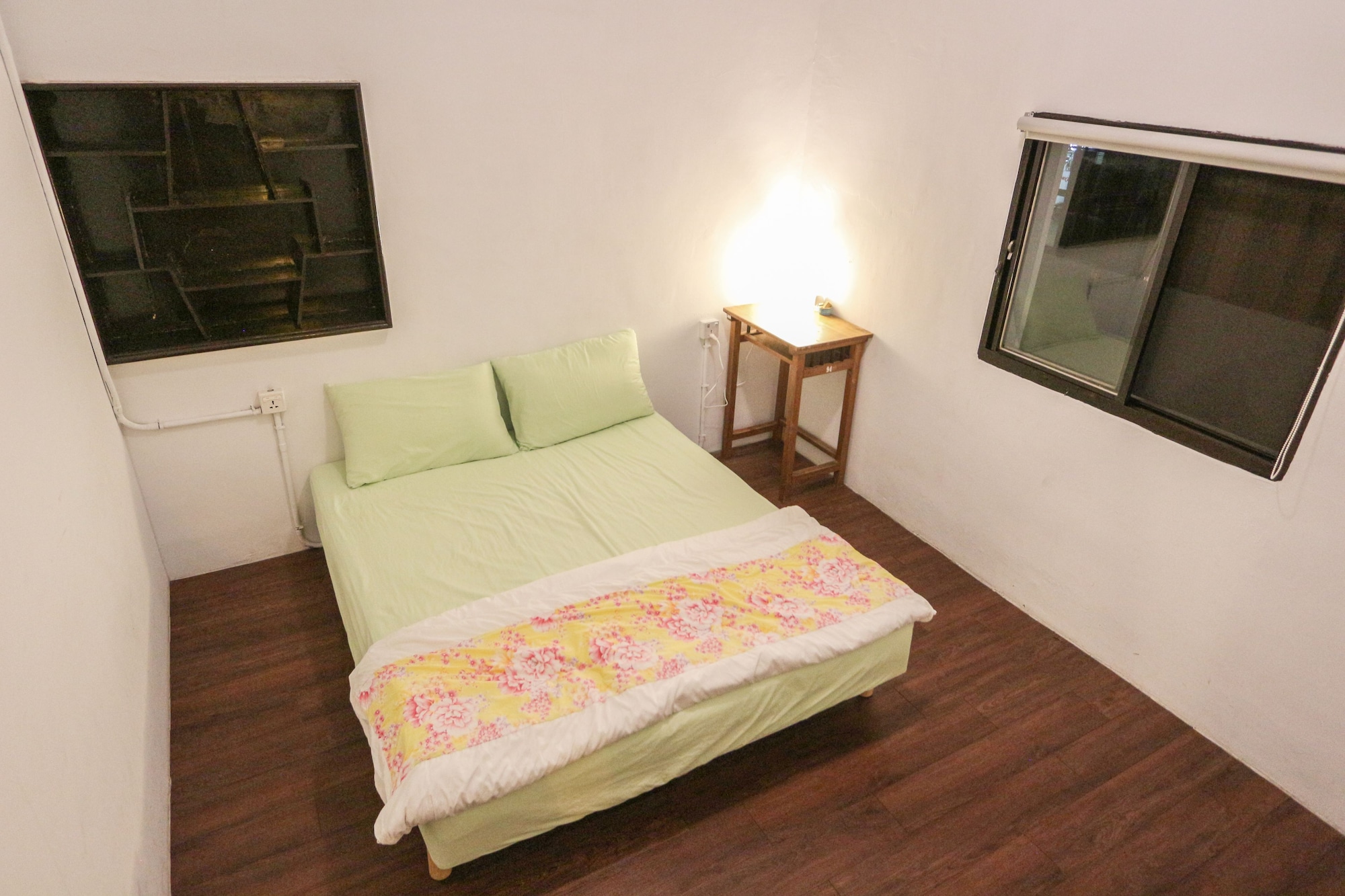 BASIC, DOUBLE BED, SHARED BATHROOM