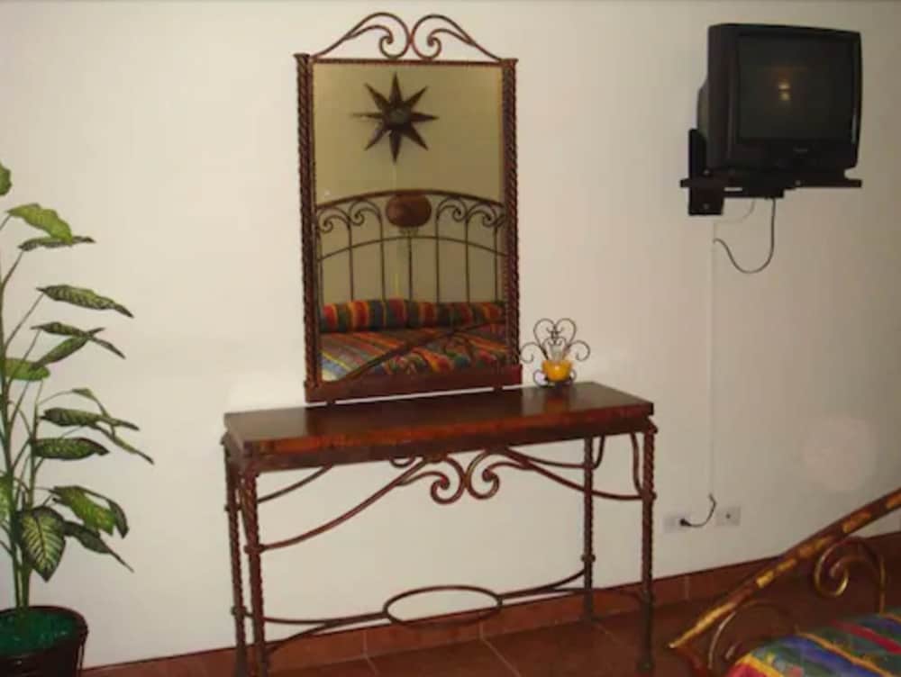 Hotel Pueblito Inn 25/45