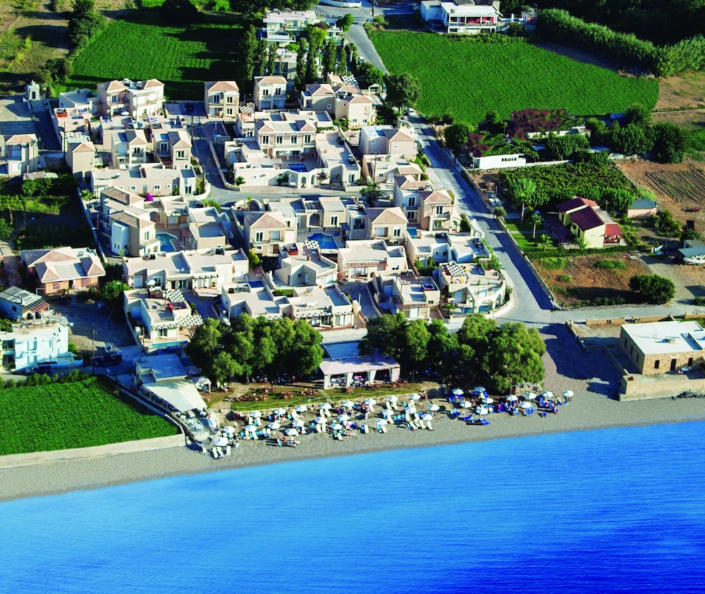 Azure Beach Seafront Villas 9/56