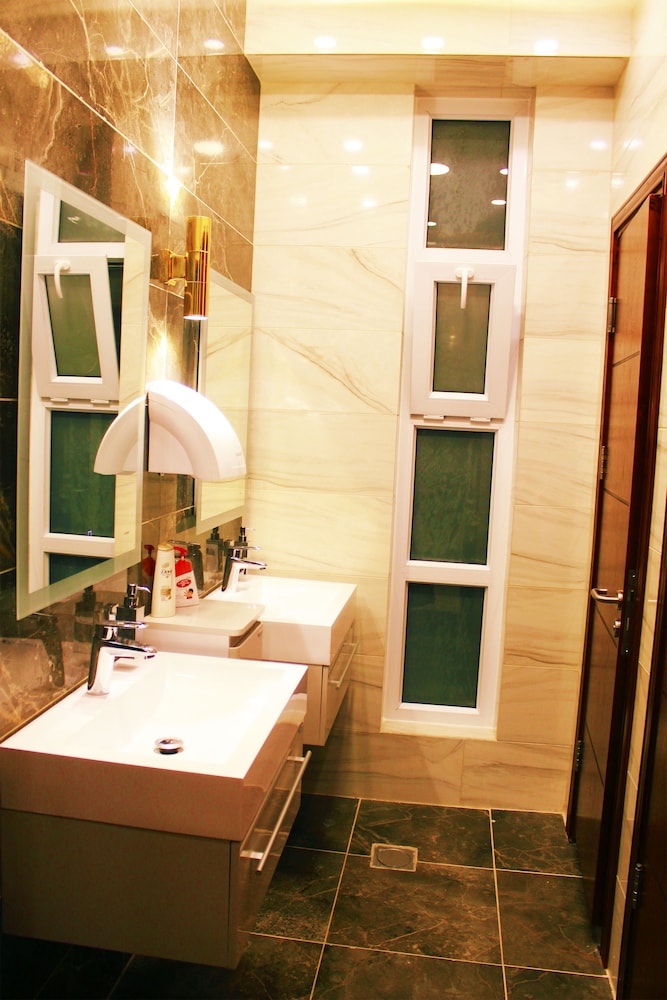Sedrh Hotel 29/30