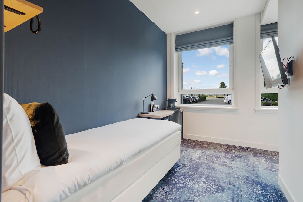 ROOM, SINGLE, SINGLE BED