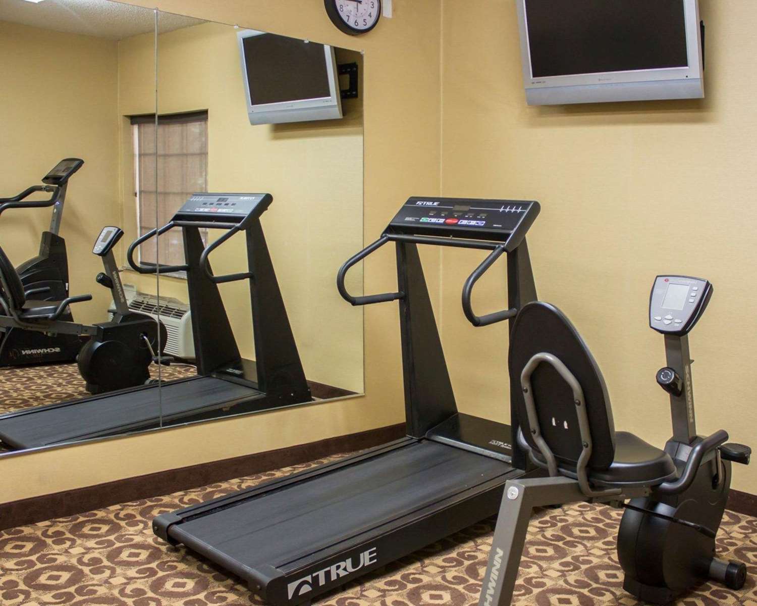 Comfort Inn & Suites Trussville I-59 Exit 141 24/45