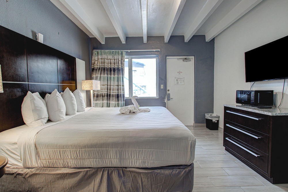 Beach House Inn 12/50