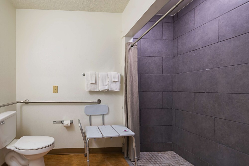 Motel6 Indianapolis, IN 45/51