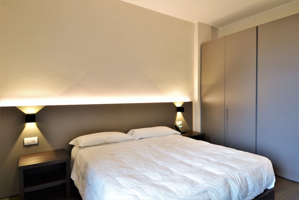 Venice Terminal Apartments and Suites 15/30
