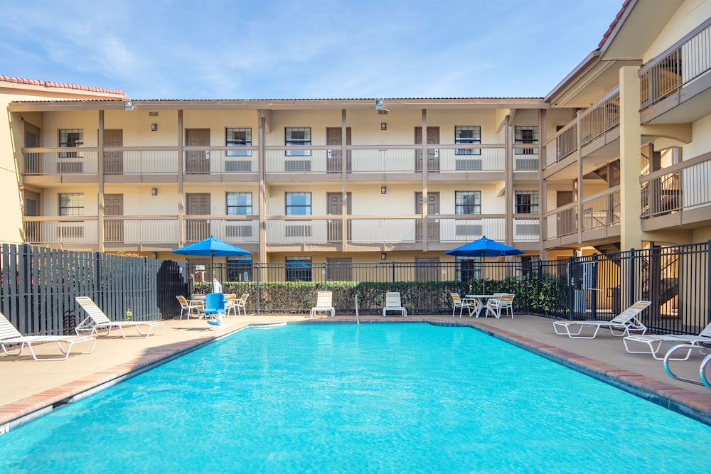 Budget Inn and Suite Atlanta Marietta Stadium photo2