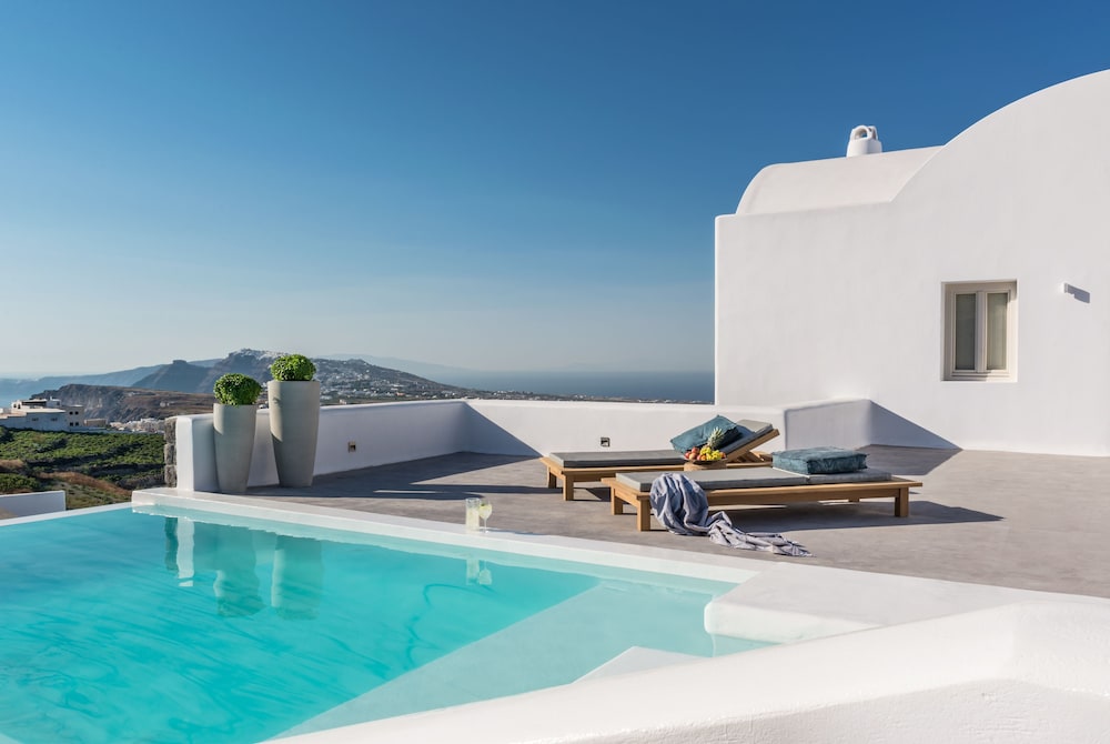 White & Co. Exclusive Island Villas 40/45