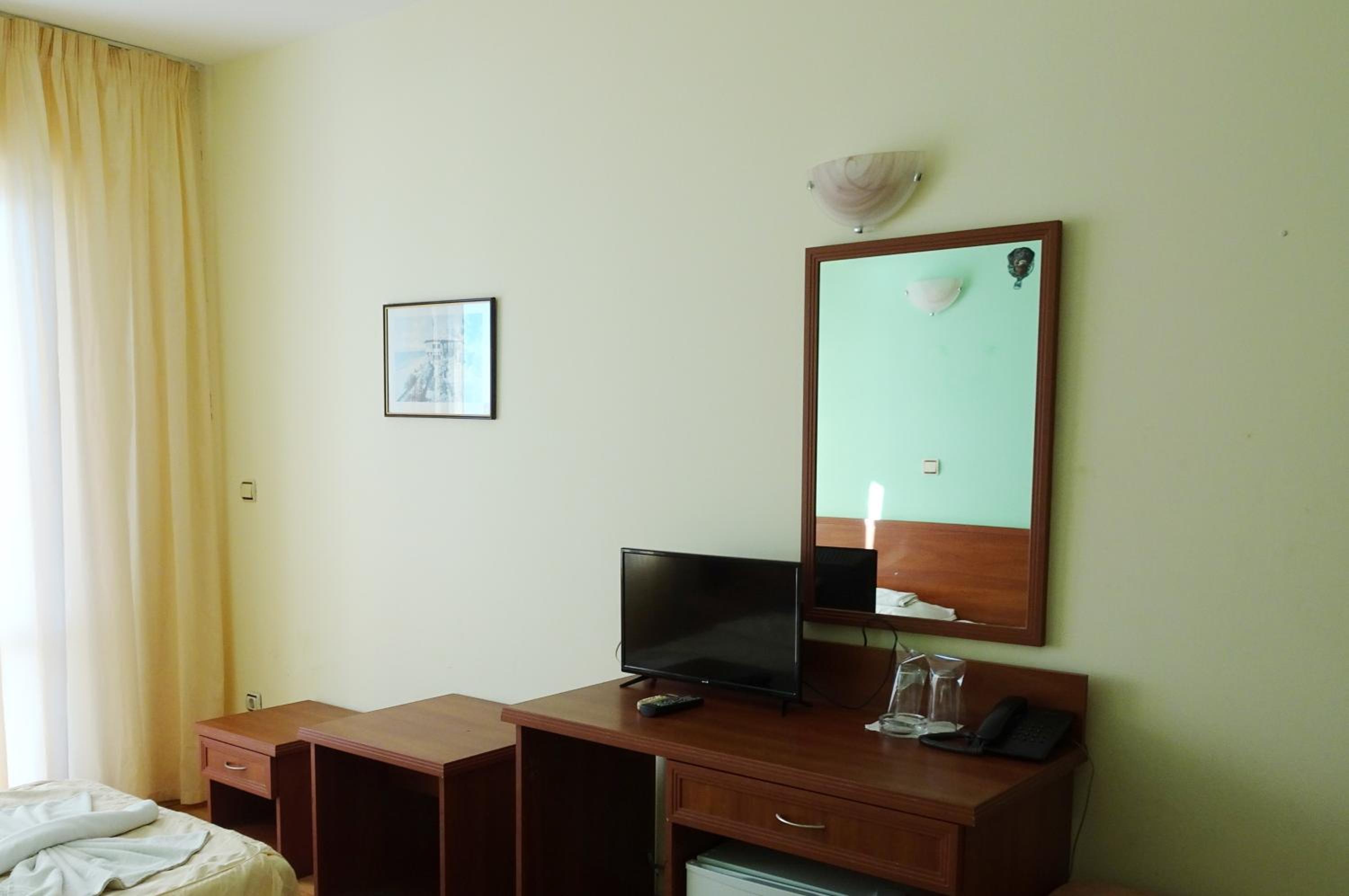 LOTOS HOTEL 48/61