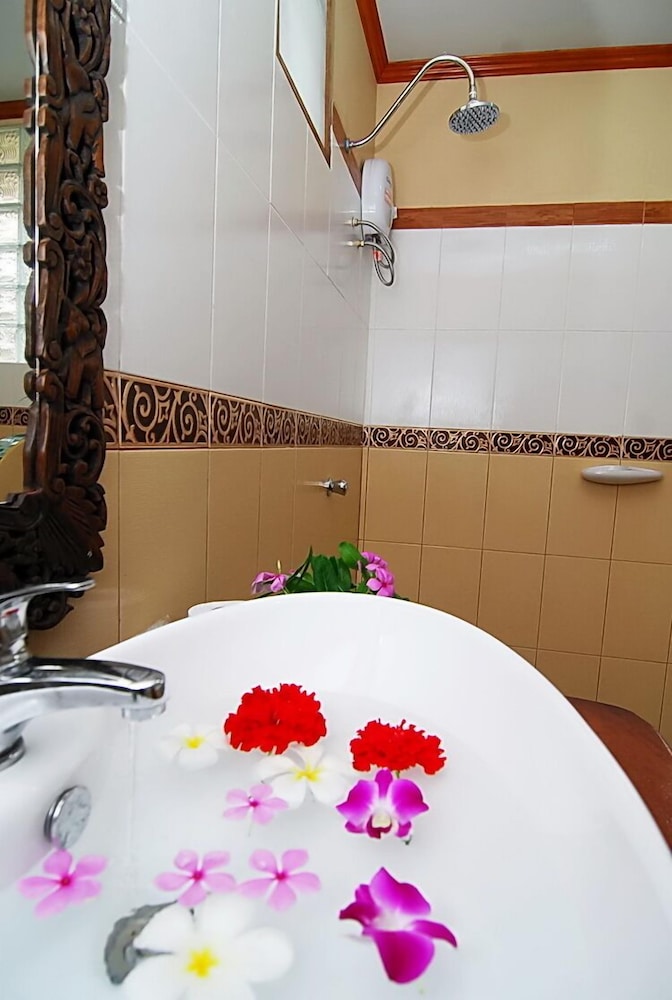 LANTA IL MARE BEACH RESORT 70/73