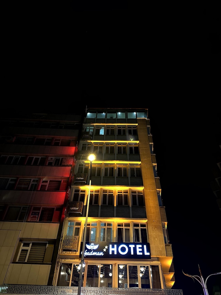 Headman Hotel 2/41