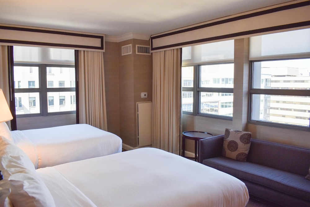 EXECUTIVE, 2 DOUBLE BEDS
