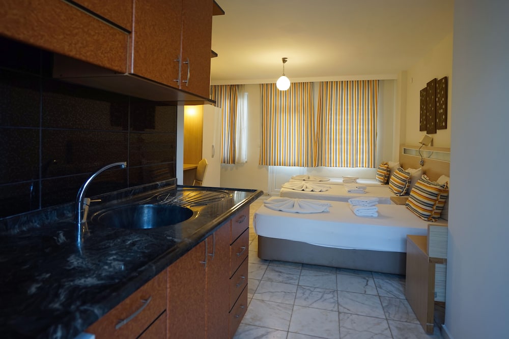 Bora Bora Apart Hotel 24/50