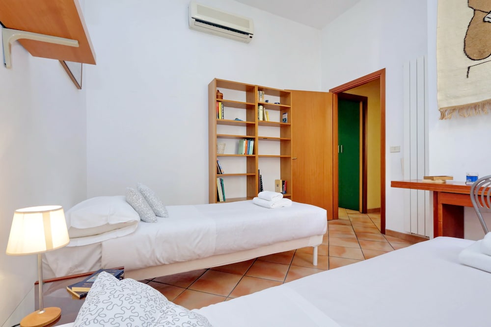 Romalibera - WR Apartments 10/38