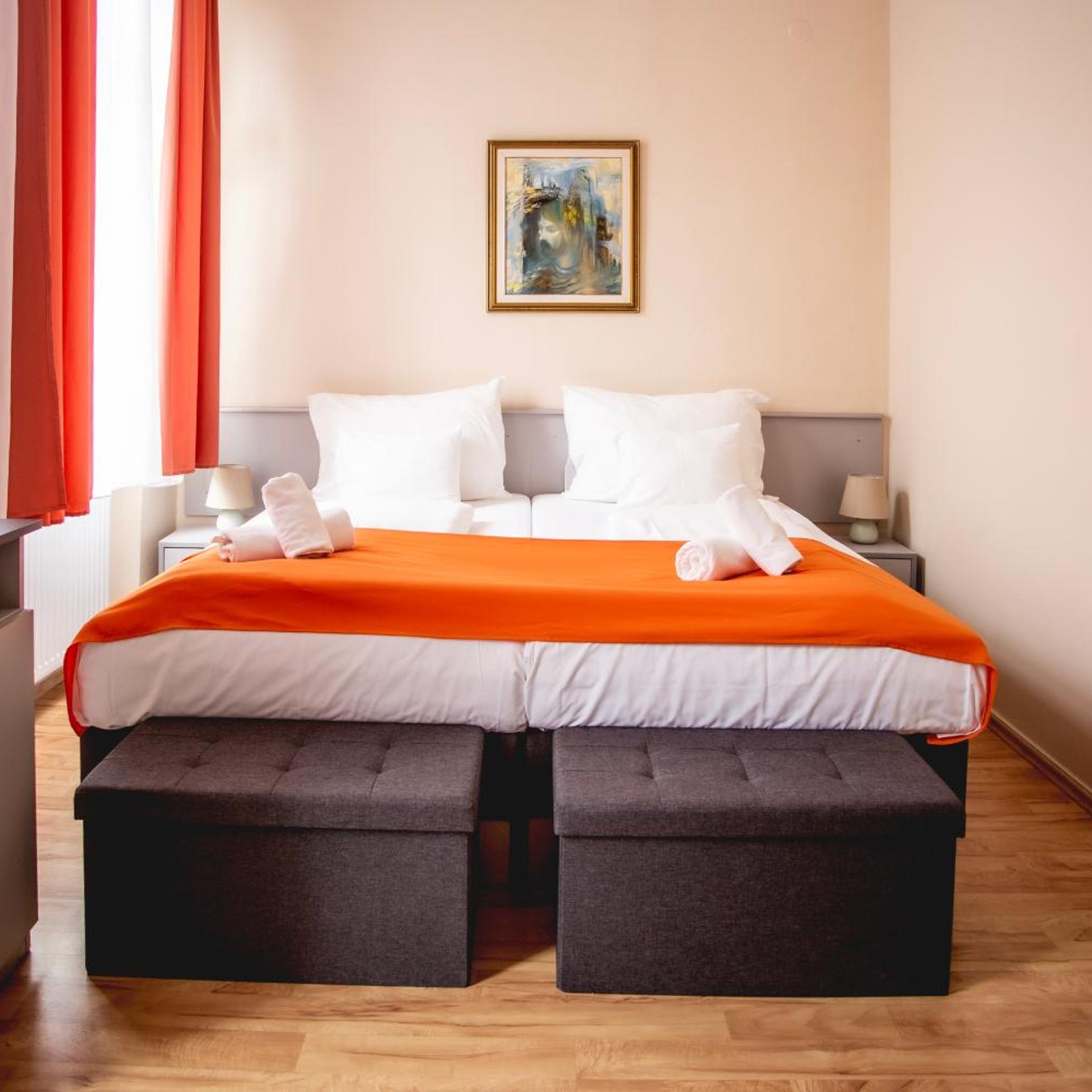 Hotel Kapos 12/50